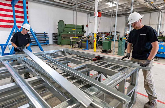 Mark 111 employees in warehouse