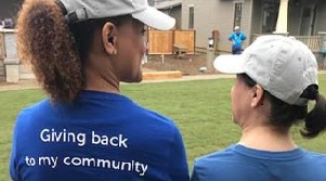 Two Banner Bank employees volunteer.